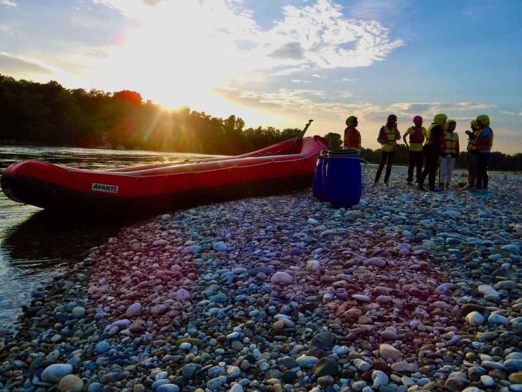 Sunset rafting ticino