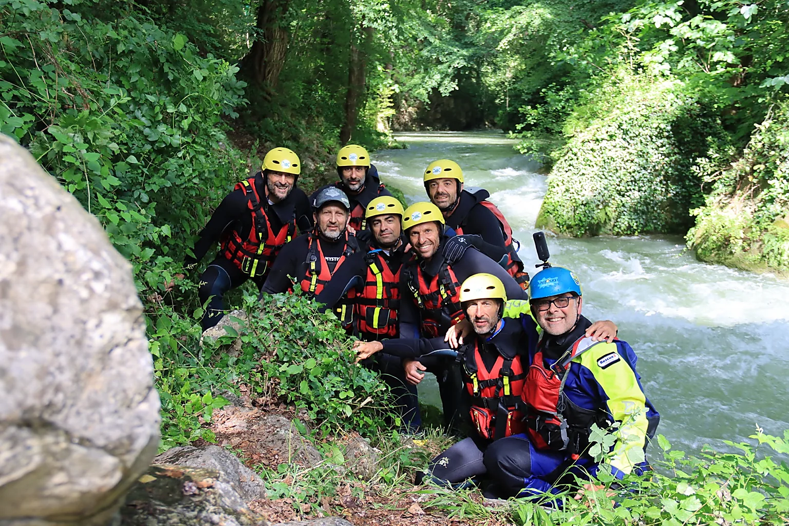 Aerosoccorritori della Guardia di Finanza durante il corso di soccorso fluviale Rescue 3 a Marmore
